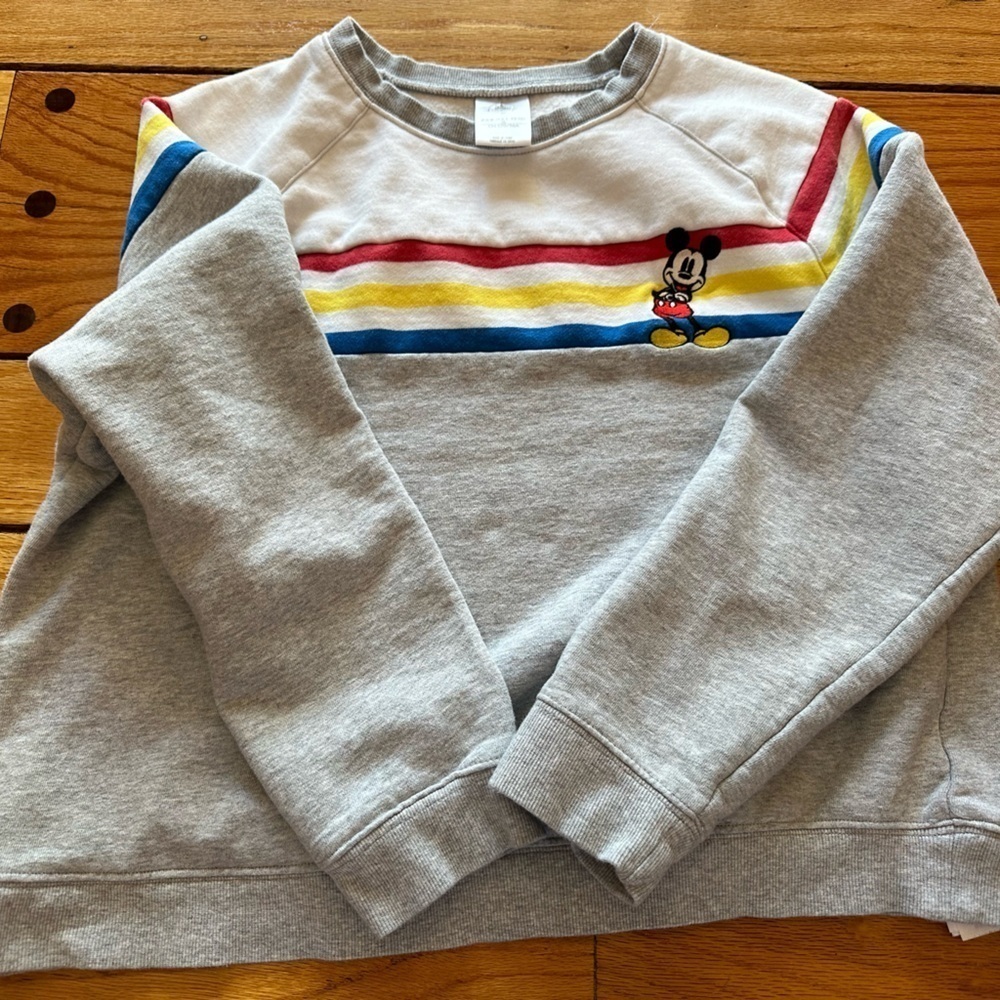 Disney Mickey Mouse Sweat Shirt, size Medium